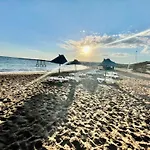 Peaceful By The Sea Appartement Vokolidha