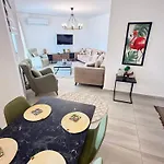 Apartment Peaceful By The Sea