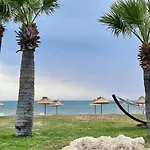 Apartment Peaceful By The Sea
