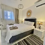 Peaceful By The Sea Appartement Vokolidha