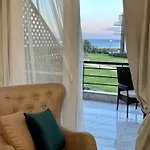 Peaceful By The Sea Appartement Vokolidha