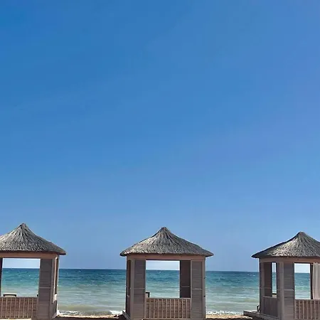 Tranquil Retreat By The Sea
