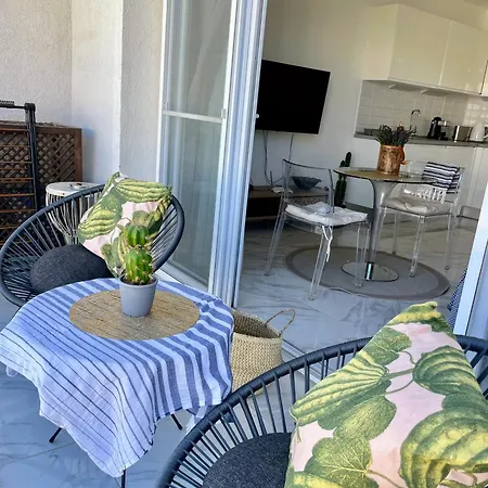 Tranquil Retreat By The Sea