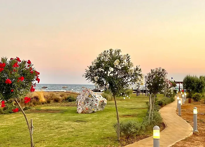 Peaceful By The Sea *