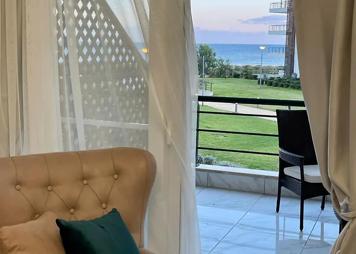 Peaceful By The Sea Apartament Vokolidha